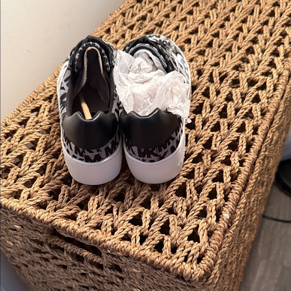 Michael Kors  Women’s  size 61/2 Monogram Black and White Sneakers..NWOT - Picture 3 of 4